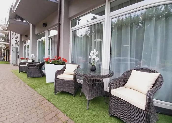 Pensjonat Plazowy Boss Z Restauracja 50 Metrow Od Morza